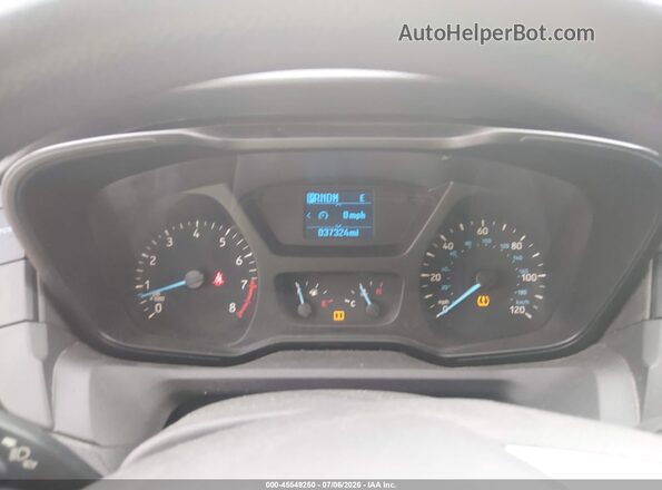1FBZX2ZM1JKB52867 2018 FORD TRANSIT-350 Red Widok tylnych siedzeń