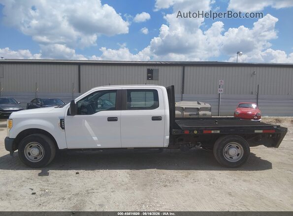 1FD7W2A69HED94846 2017 FORD F-250 Белый Вид задней части салона
