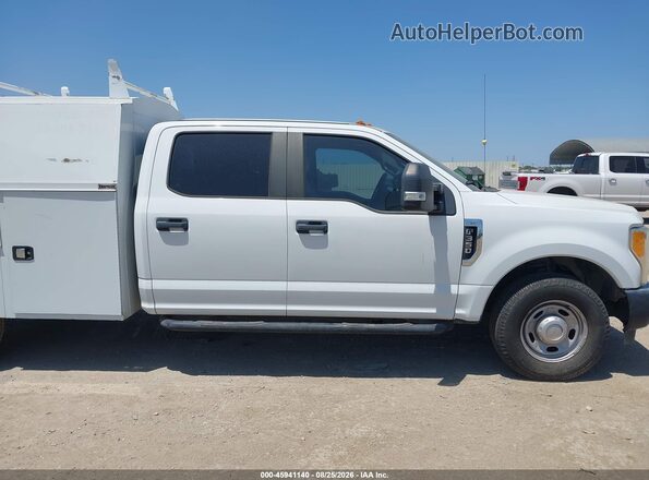 1FD7W3E62HED87205 2017 FORD F-350 CHASSIS Cream უკანა სალონის ხედი