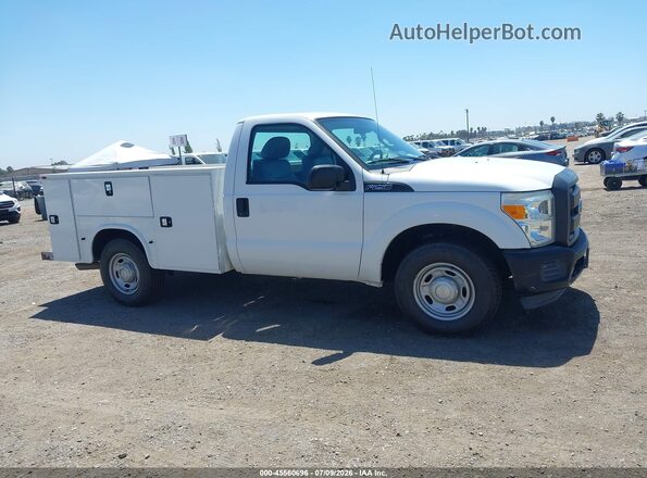 1FDBF2A61GED31149 2016 FORD F-250 White Widok wnętrza z tyłu