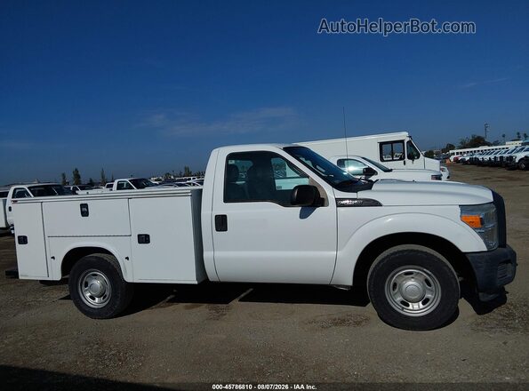 1FDBF2A62GED31144 2016 FORD F-250 White Widok wnętrza z tyłu