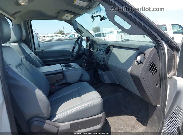 1FDBF2A62GED31158 2016 FORD F-250 White Widok wnętrza z przodu