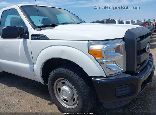 1FDBF2A62GED31158 2016 FORD F-250 White Widok z przodu