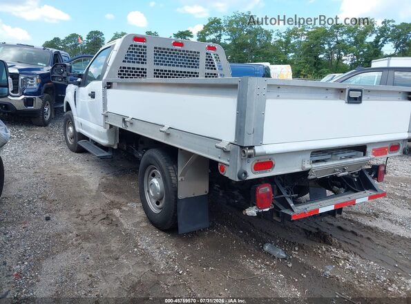 1FDBF2A62NED19718 2022 FORD F250 White Widok wnętrza z tyłu