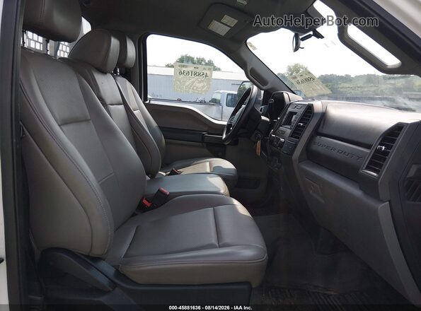 1FDBF2A65LEC93189 2020 FORD F-250 White Вид салону спереду