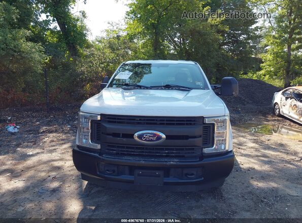 1FDBF2A68JEC26907 2018 FORD F-250 White Widok z tyłu