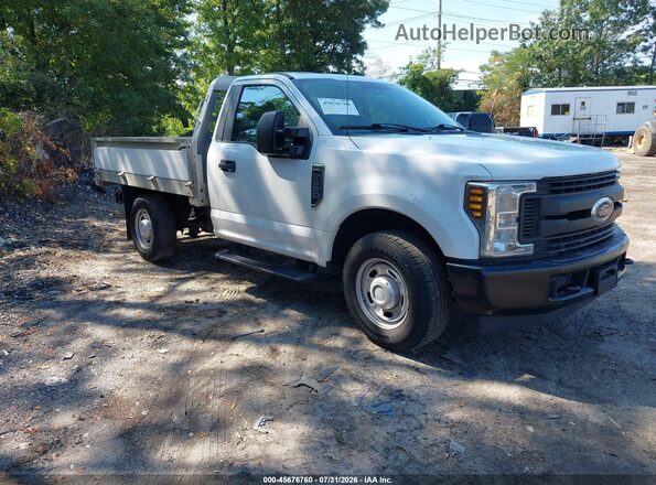 1FDBF2A68JEC26907 2018 FORD F-250 White Widok deski rozdzielczej
