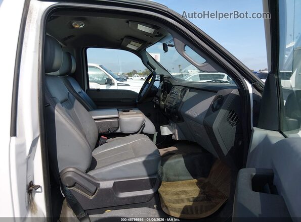 1FDBF2A69GED31139 2016 FORD F-250 White Widok naklejki z numerem VIN