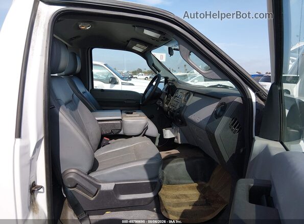 1FDBF2A69GED31139 2016 FORD F-250 White Widok wnętrza z przodu