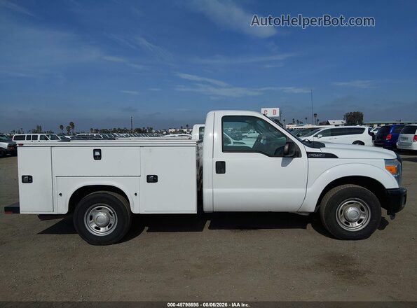 1FDBF2A69GED31139 2016 FORD F-250 White Widok wnętrza z tyłu