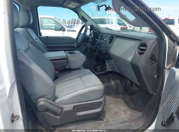 1FDBF2A69GED31142 2016 FORD F-250 White წინა სალონის ხედი