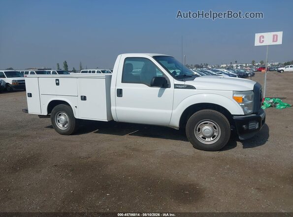 1FDBF2A69GED31156 2016 FORD F-250 White Widok wnętrza z tyłu