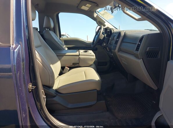 1FDBF2A69HEE51055 2017 FORD F-250 Blue Вид салону спереду