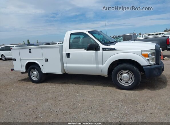 1FDBF2A6XGED31151 2016 FORD F-250 White Vista interior trasera