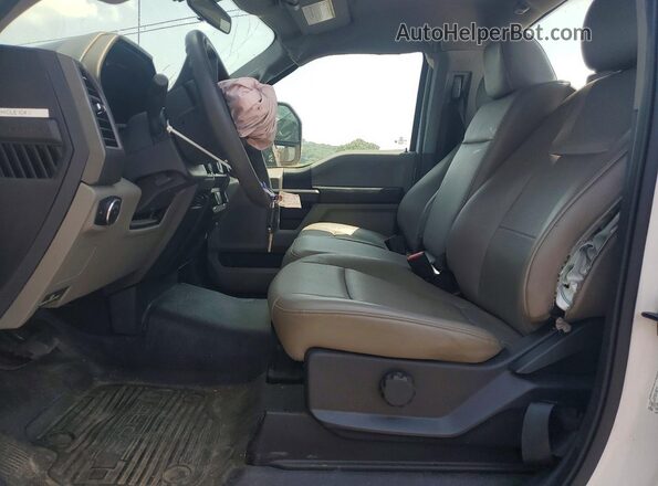 1FDBF2B66NEF90456 2022 FORD F250 White Вид салону спереду