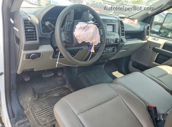 1FDBF2B66NEF90456 2022 FORD F250 White Вид панелі приладів