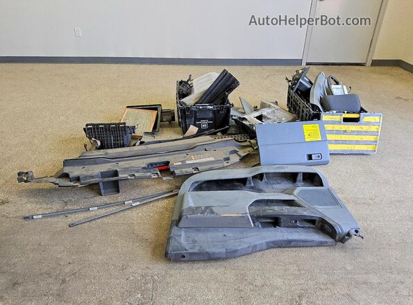 1FDBF2BA6REF24533 2024 FORD F250 Blue Engine compartment view
