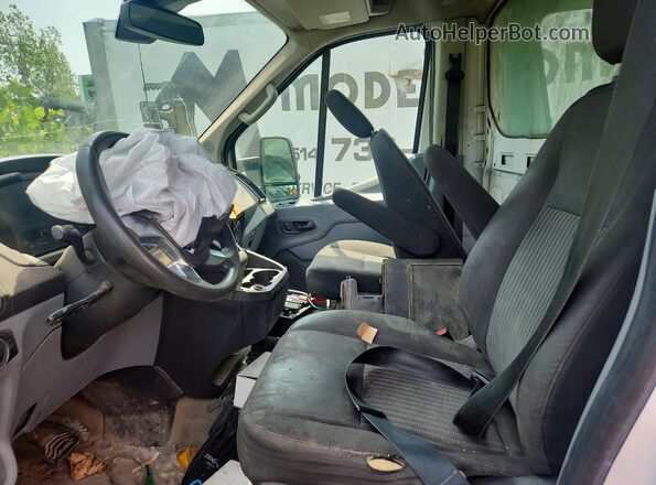 1FDBF9ZM5JKB01053 2018 FORD TRANSIT White Front interior view