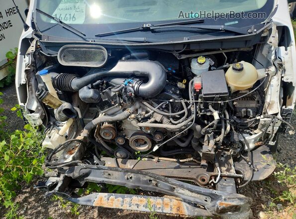 1FDBF9ZM5JKB01053 2018 FORD TRANSIT White Rear interior view