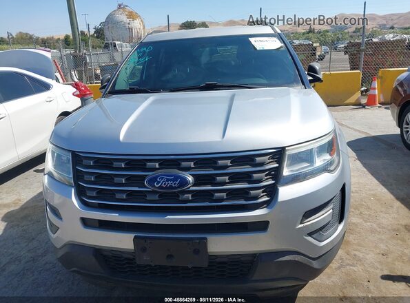 1FM5K7B80HGD43143 2017 FORD EXPLORER Silver Widok z przodu