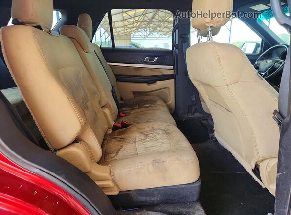 1FM5K7B81HGA54076 2017 FORD EXPLORER Красный Вид задней части салона