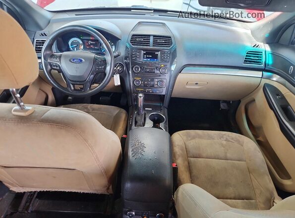 1FM5K7B81HGA54076 2017 FORD EXPLORER Красный Вид панели приборов