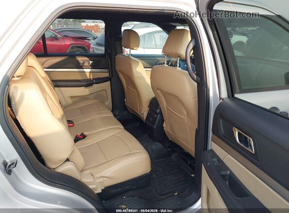 1FM5K7B88HGD86676 2017 FORD EXPLORER Silver VIN კოდის სტიკერის ხედი