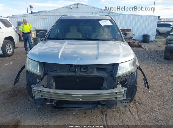1FM5K7B8XHGA93653 2017 FORD EXPLORER Silver Вид задньої частини салону