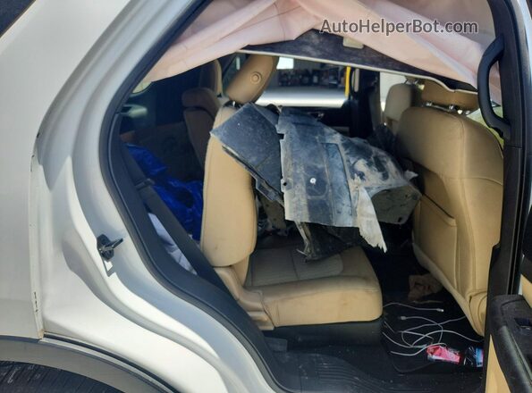 1FM5K7BH0HGA21943 2017 FORD EXPLORER White Rear interior view