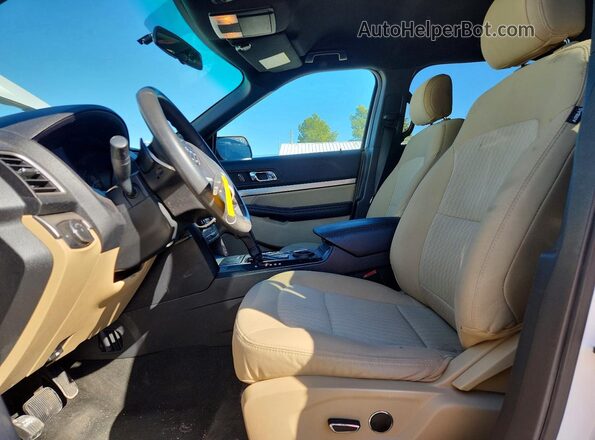 1FM5K7BH2HGA03301 2017 FORD EXPLORER Белый Вид салона спереди