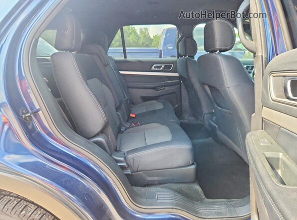 1FM5K7D80HGD36805 2017 FORD EXPLORER Blue Widok wnętrza z tyłu