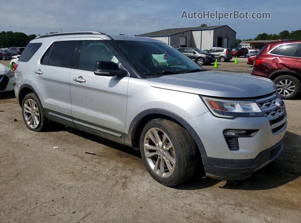 1FM5K7D80JGC80919 2018 FORD EXPLORER Silver Delantero derecho