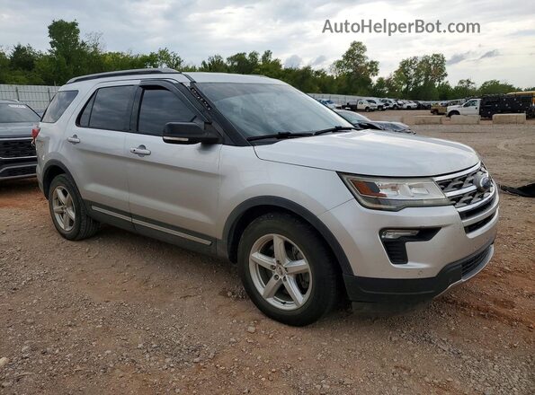 1FM5K7D81JGA67476 2018 FORD EXPLORER Silver Delantero derecho