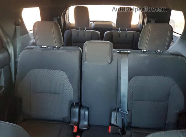 1FM5K7D81JGC00642 2018 FORD EXPLORER White Հետևի նստատեղերի տեսք
