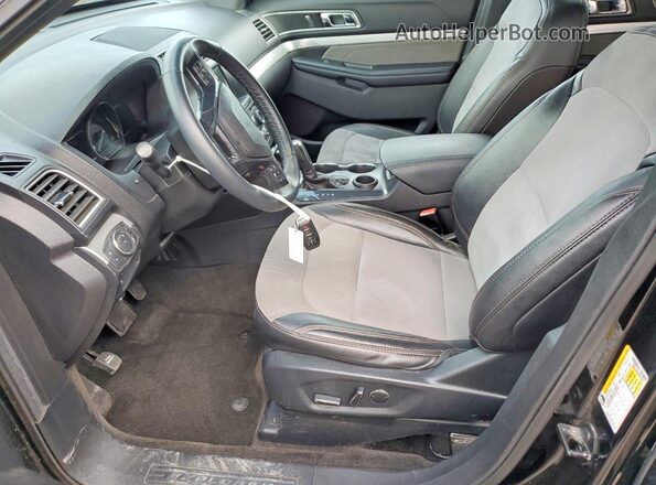 1FM5K7D82HGD40581 2017 FORD EXPLORER Black Вид салону спереду