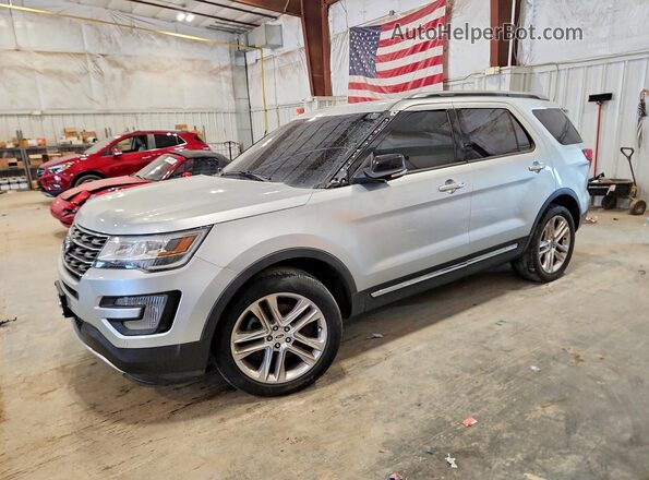 1FM5K7D82HGD81065 2017 FORD EXPLORER Silver Trasero izquierdo