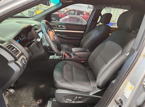 1FM5K7D82HGD81065 2017 FORD EXPLORER Silver Vista de la etiqueta del VIN