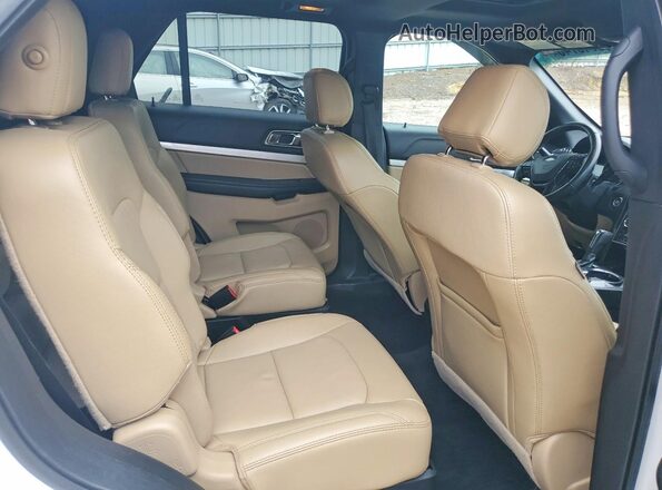 1FM5K7D83HGA16569 2017 FORD EXPLORER White Vista interior trasera