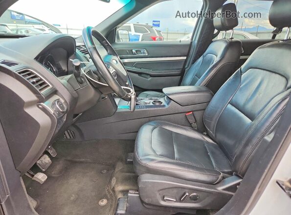 1FM5K7D84HGA88557 2017 FORD EXPLORER White Vista interior delantera