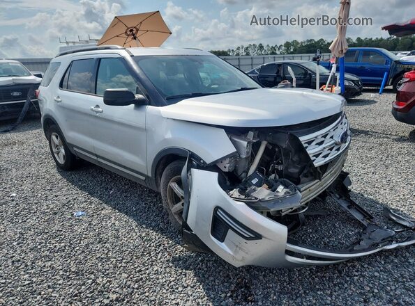 1FM5K7D84JGC63993 2018 FORD EXPLORER Серебряный Передняя правая четверть