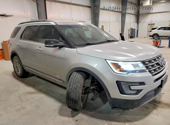 1FM5K7D85HGA41599 2017 FORD EXPLORER Silver Front right