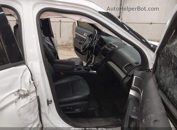 1FM5K7D85HGC65214 2017 FORD EXPLORER White Вид салону спереду
