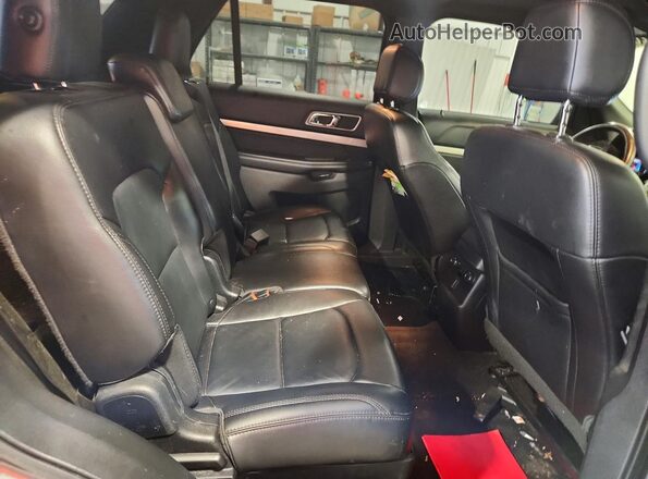 1FM5K7D86HGC80238 2017 FORD EXPLORER Gray უკანა სალონის ხედი