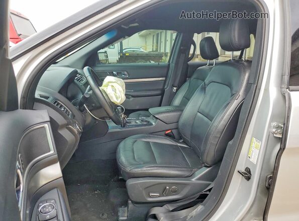 1FM5K7D86JGC32146 2018 FORD EXPLORER Silver Вид салону спереду