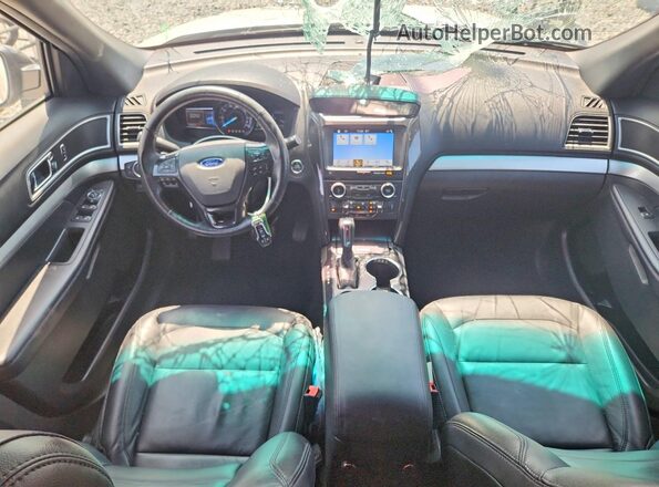 1FM5K7D87HGA96989 2017 FORD EXPLORER Белый Вид панели приборов
