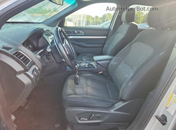 1FM5K7D89GGA11231 2016 FORD EXPLORER Silver Front interior view