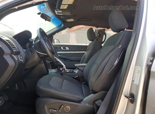 1FM5K7D8XJGA13593 2018 FORD EXPLORER Silver Вид салону спереду