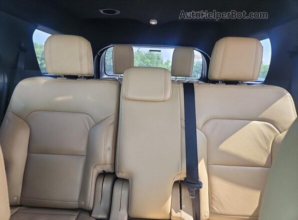 1FM5K7DH3GGD33878 2016 FORD EXPLORER White Vista de los asientos traseros