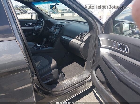 1FM5K7DH6HGC17429 2017 FORD EXPLORER Gray Front interior view