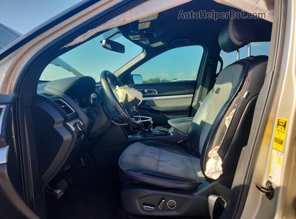 1FM5K7DHXHGD00197 2017 FORD EXPLORER Cream Vista interior delantera